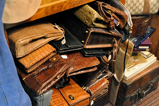 Incredible collection of Fashion Handbags and Purses